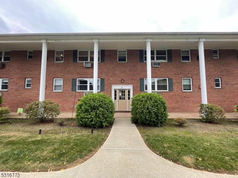 47 Hinchman Ave Unit 1C, Wayne Twp.