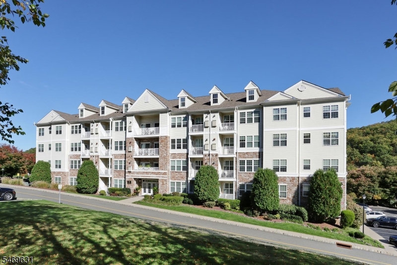 5219 Sanctuary Blvd, Riverdale Boro