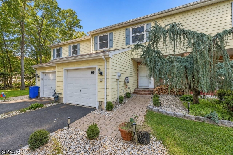 89 Lexington Ln, Wayne Twp.