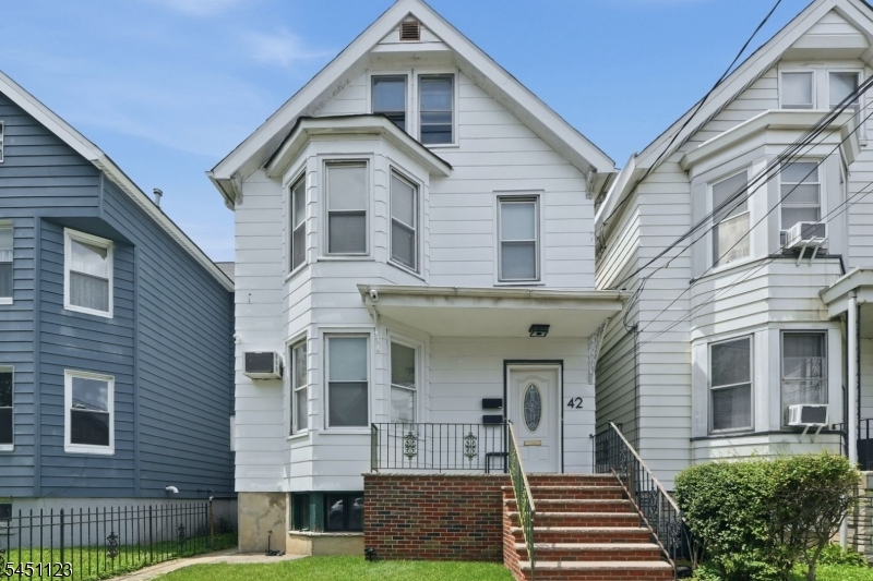 42 Lawrence St, Bloomfield Twp.