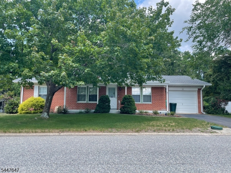 38 Constitution Blvd, Manchester Twp.