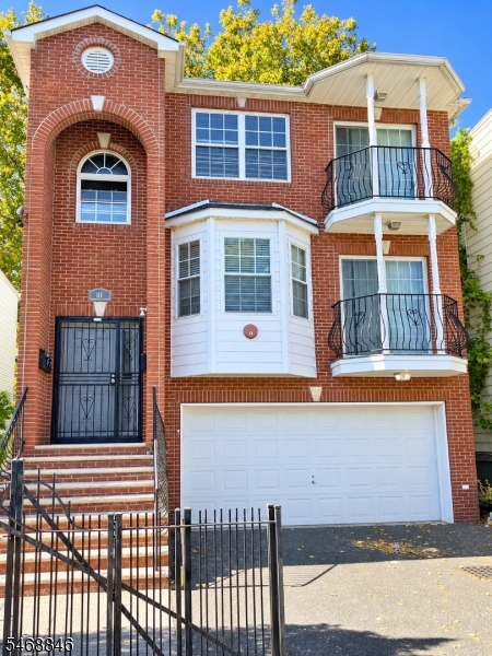 81 Brookdale Ave, Newark City