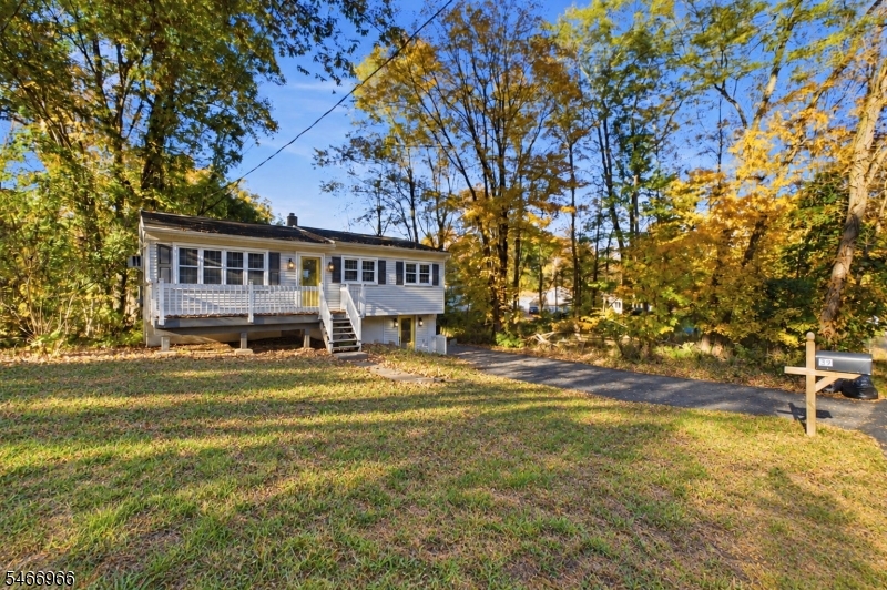39 Brookwood Dr, Byram Twp.