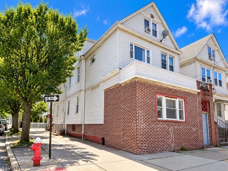 290 Avenue A, Bayonne City