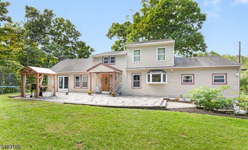 24 Shore Rd, Wantage Twp.