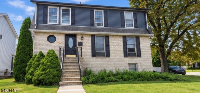 997 Broad St, Bloomfield Twp.