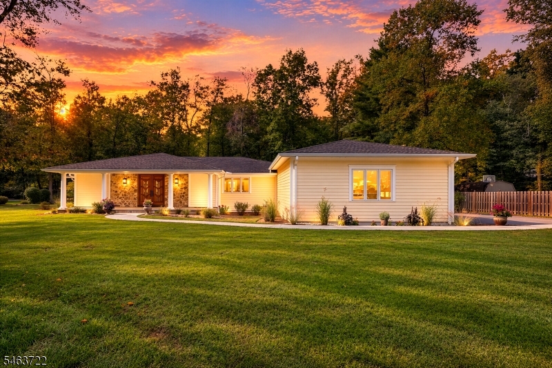 64 Dogwood Ter, Long Hill Twp.