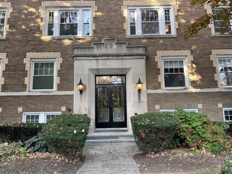 49 Park Ave Unit 23, Bloomfield Twp.
