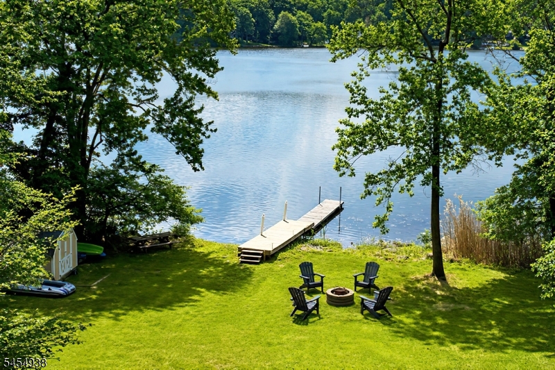 103 W Lake Shore Dr, Rockaway Twp.