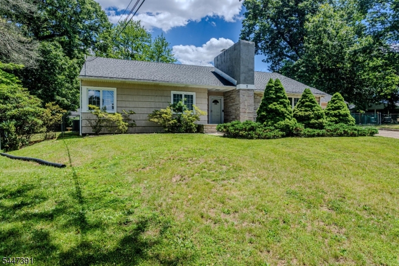 7 White Beech Ct, Ewing Twp.