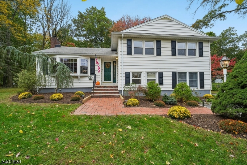 27 Karla Dr, Hanover Twp.