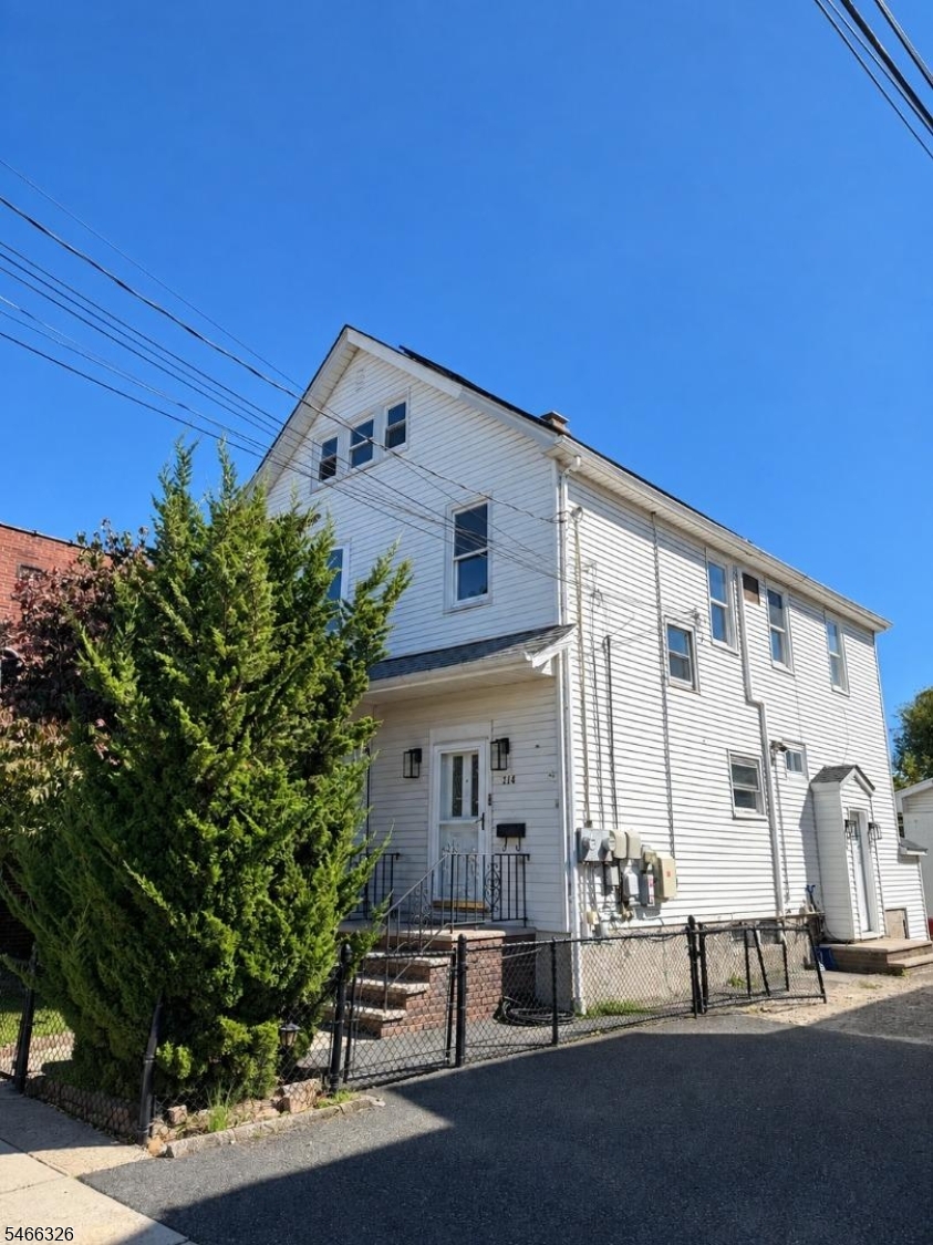 114 Brighton Ave Unit 2, Belleville Twp.