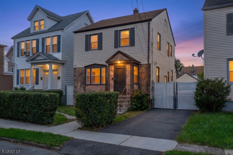 67 Philip Pl, Irvington Twp.