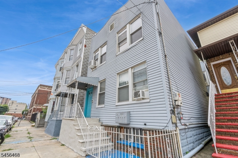 25 Greenville Ave, Jersey City
