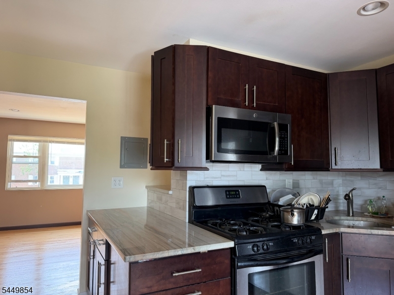 160 Evergreen Road Unit 20B, Edison Twp.