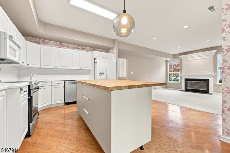 16 Mulberry Ln, Mount Arlington Boro