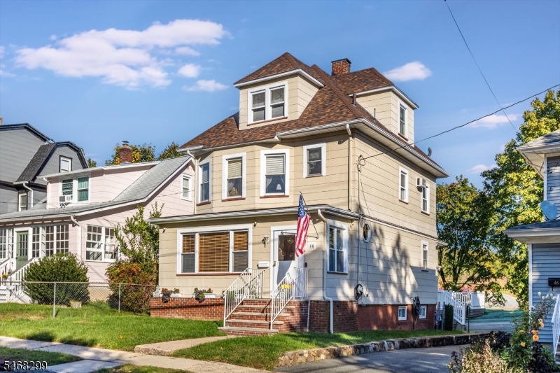 44 Valley Way, West Orange Twp.