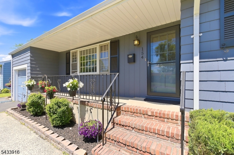 154 Mulberry Ln, Middlesex Boro