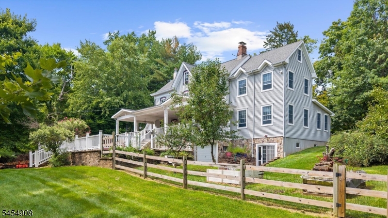 46 Everitts Hill Rd, Raritan Twp.