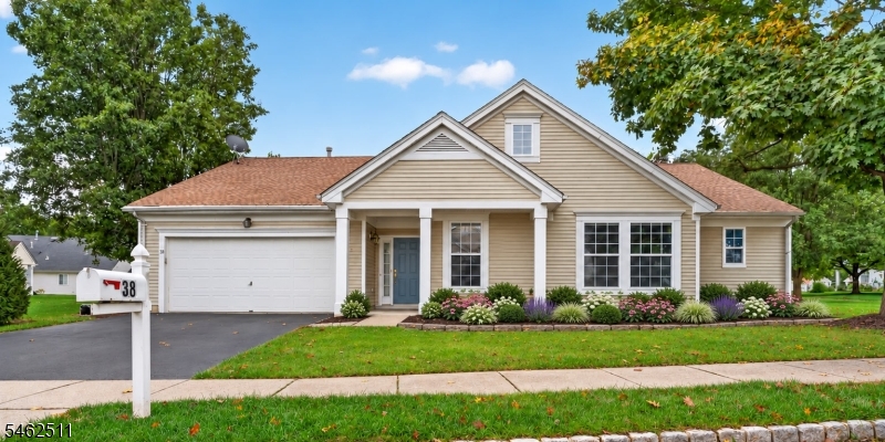 38 Victoria Dr, White Twp.