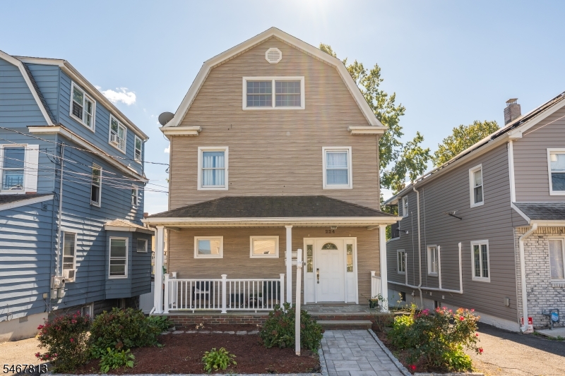 224 Montgomery St, Bloomfield Twp.
