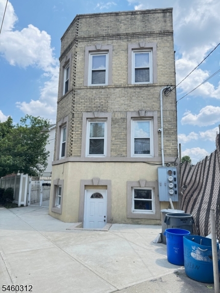 233 Malvern St, Newark City
