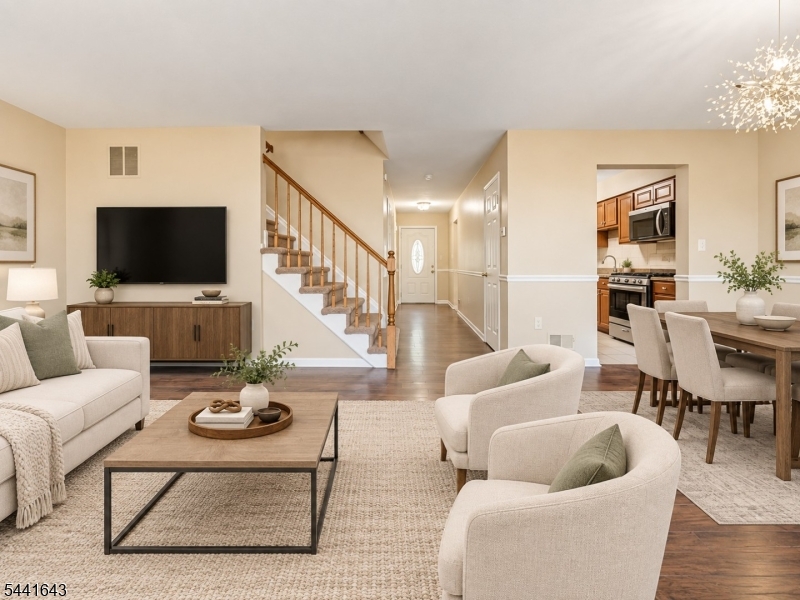 7 Sloop Sq, Howell Twp.