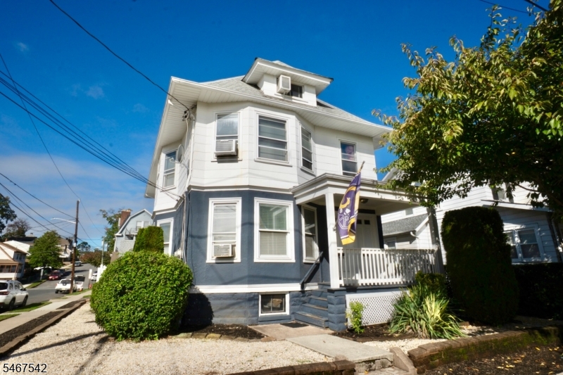 1 Bell St, Belleville Twp.