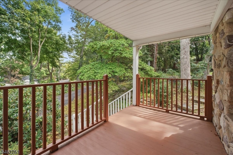 42 Fayson Lake Rd, Kinnelon Boro
