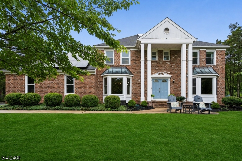 16 Wythe Ct, Montgomery Twp.