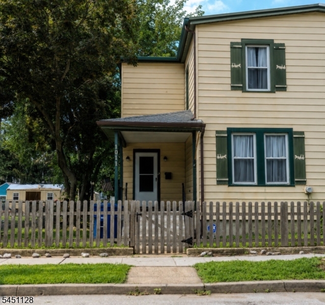 1011 W 4Th St, Florence Twp.