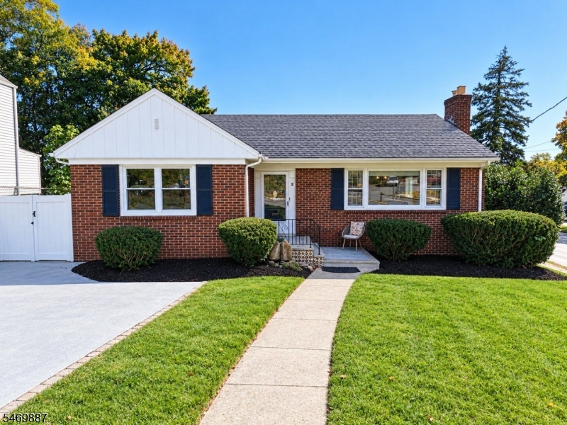 2 Eagle Ter, West Orange Twp.