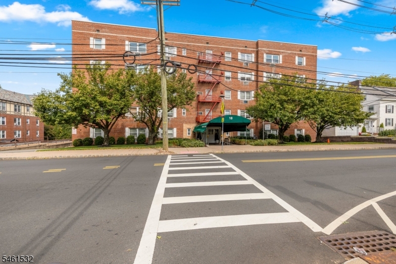 18 Springfield Ave Unit 1C, Cranford Twp.