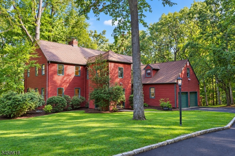 136 Crest Dr, Berkeley Heights Twp.