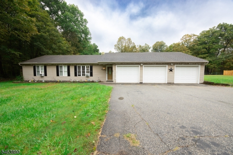 172 New Rd, Montague Twp.