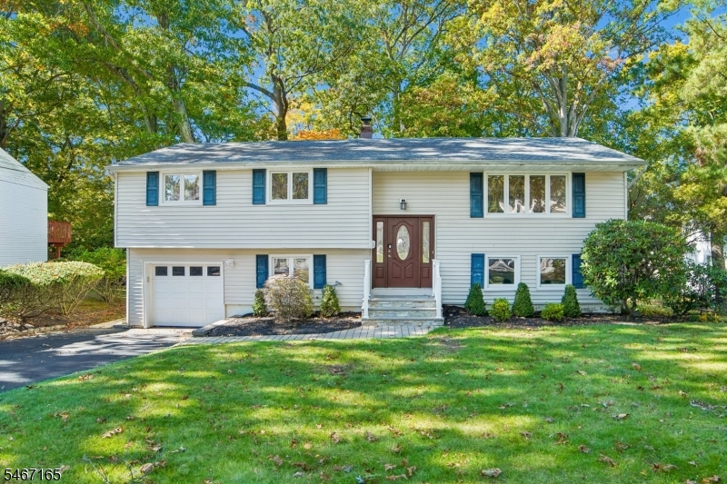 59 Trocha Ave, Livingston Twp.