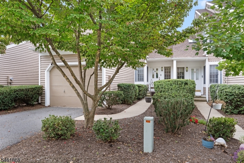 16 Stone Edge Rd, Bedminster Twp.