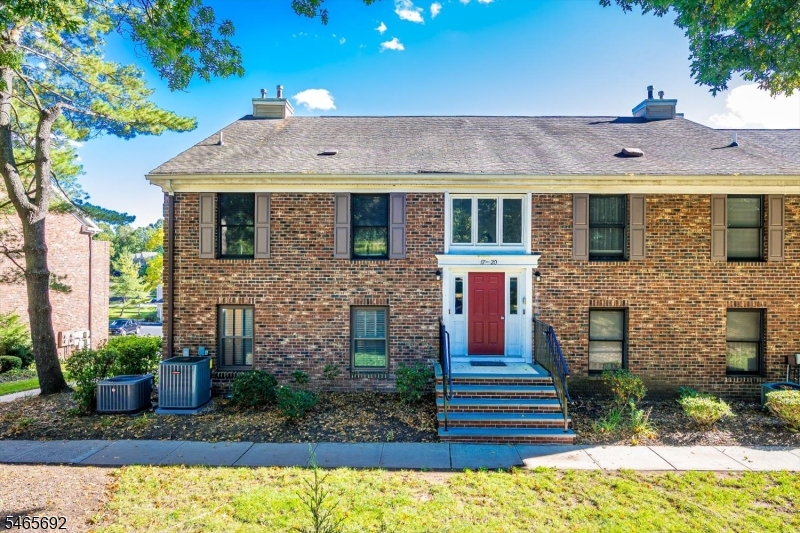 17 Sunrise Dr, Long Hill Twp.