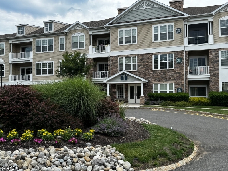 1305 Hale Dr Unit 305, Rockaway Twp.
