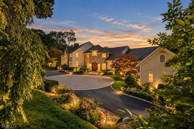 19 Heritage Ct, Bernardsville Boro