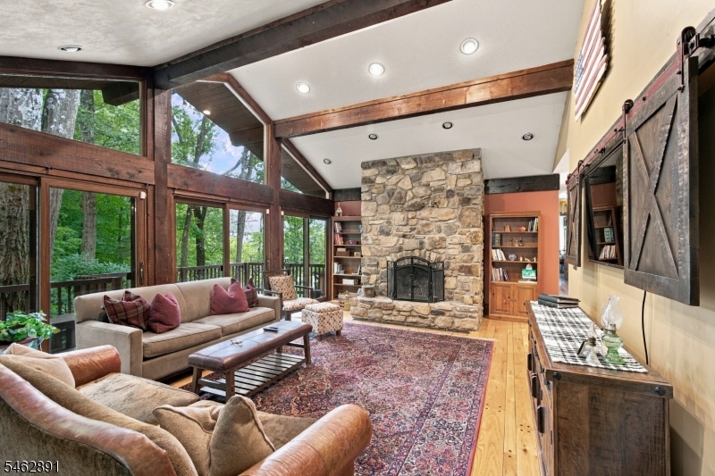 99 Haytown Rd, Clinton Twp.
