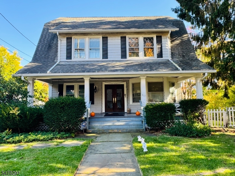 217 Ashland Ave, Bloomfield Twp.