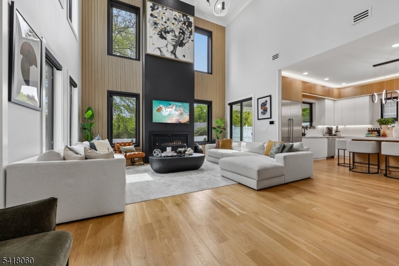 424 E Ridgewood Ave, Paramus Boro