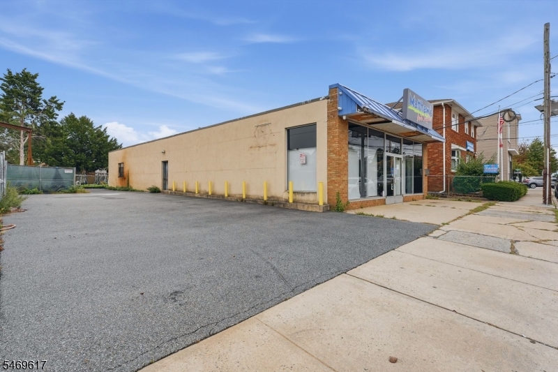 802 Van Houten Ave, Clifton City