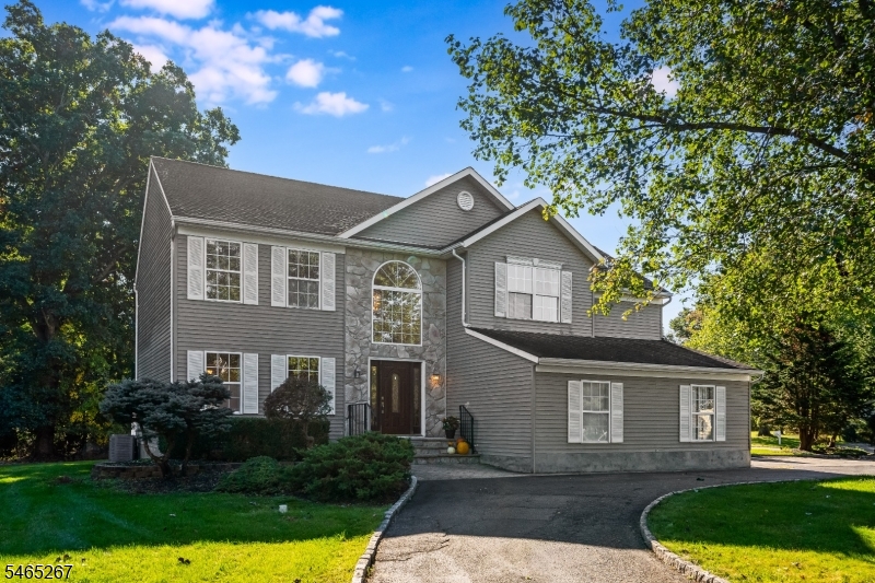 2 Quincy Dr, Jefferson Twp.
