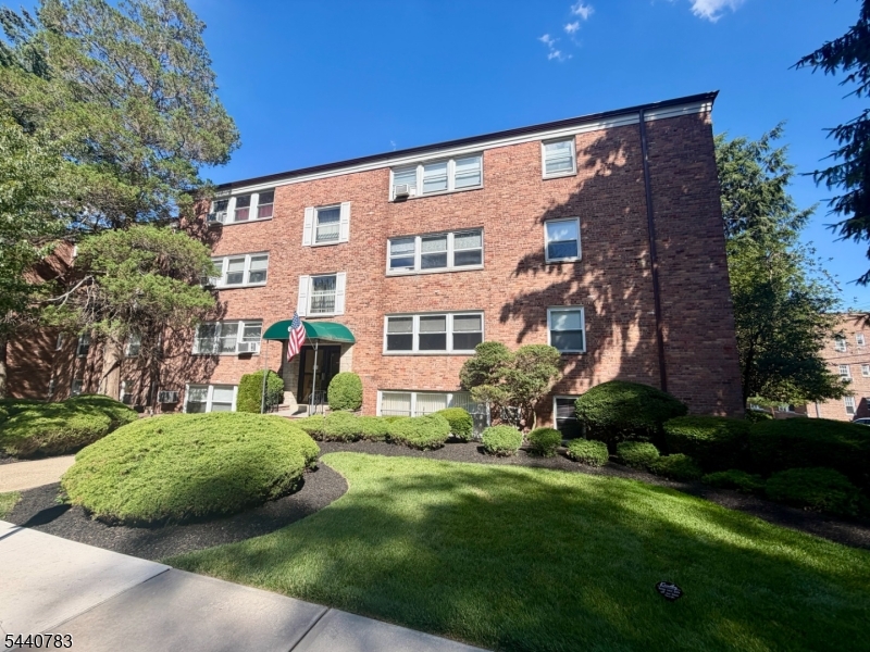 6 Hillside Ave C0204 Unit 2D, Nutley Twp.