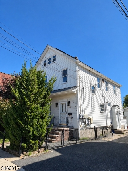114 Brighton Ave Unit 1, Belleville Twp.