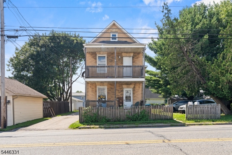 1027 3Rd Ave, Alpha Boro