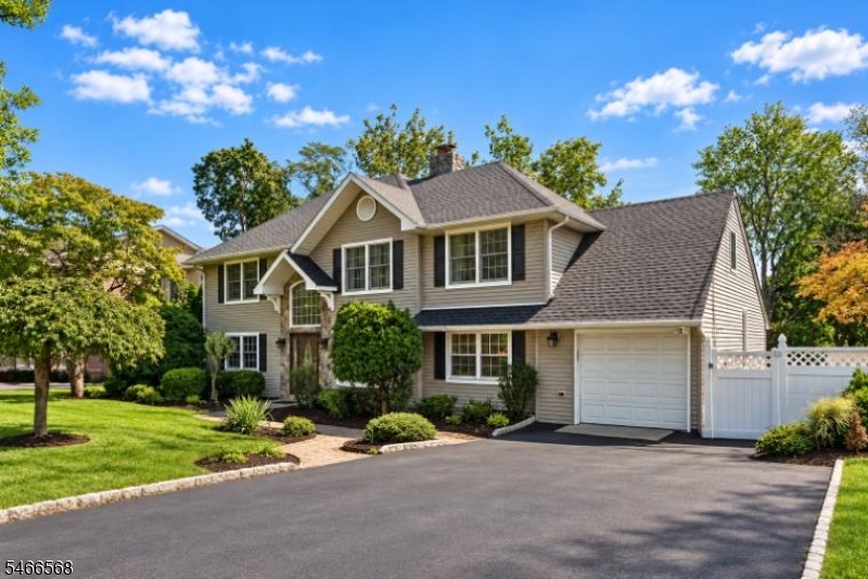 64 Spring Valley Rd, Paramus Boro