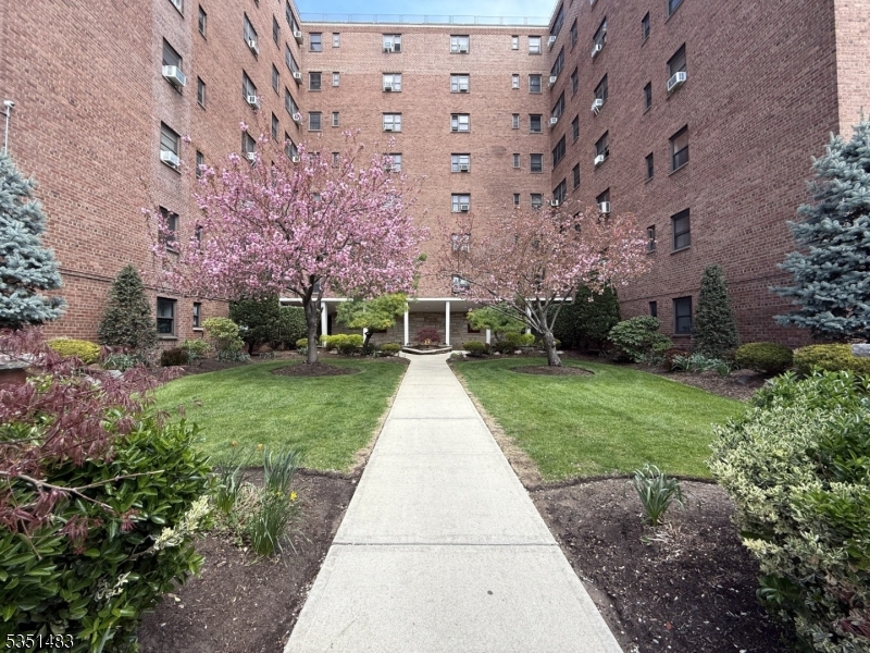 208 Anderson St Unit 7C, Hackensack City